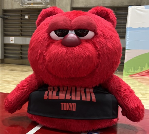 ルークおまんじゅう手を広げている